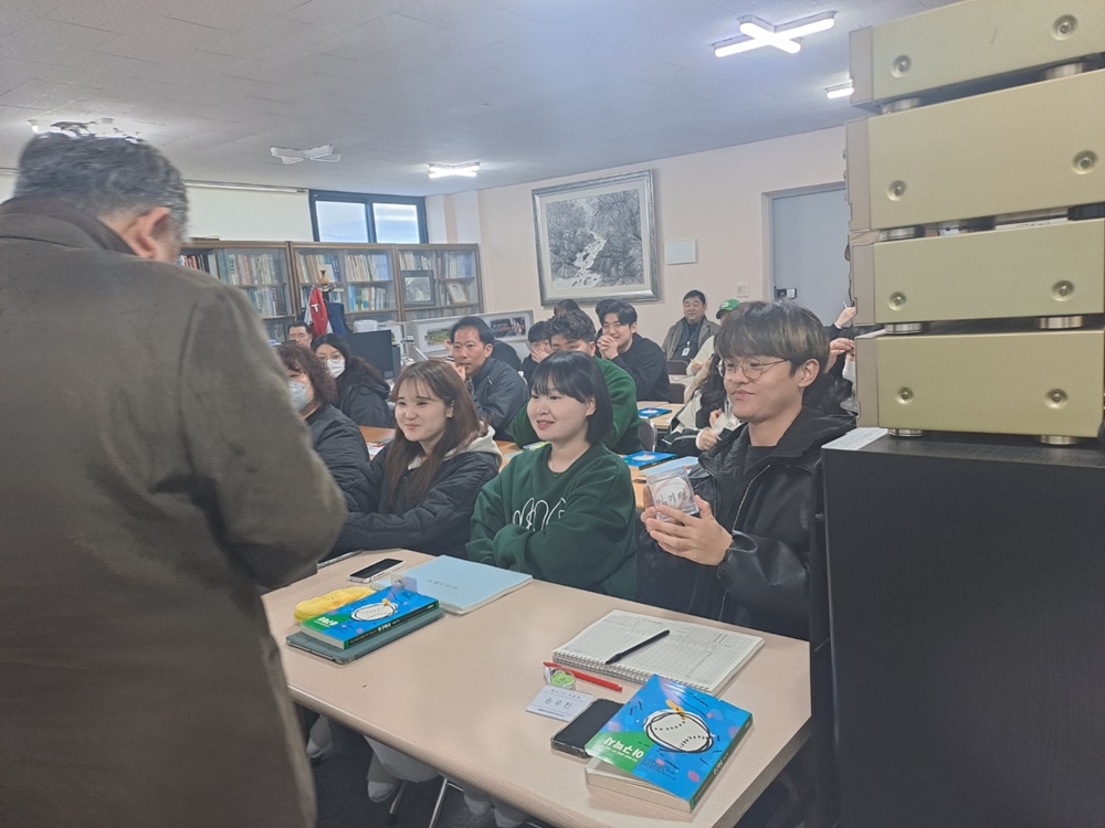 http://www.vivanews.co.kr/bs/userimg/fileu/1710722540_야구기록회6.jpg