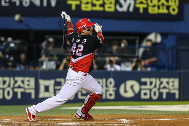 http://www.vivanews.co.kr/bs/userimg/fileu/1749908279_김태군06.jpg