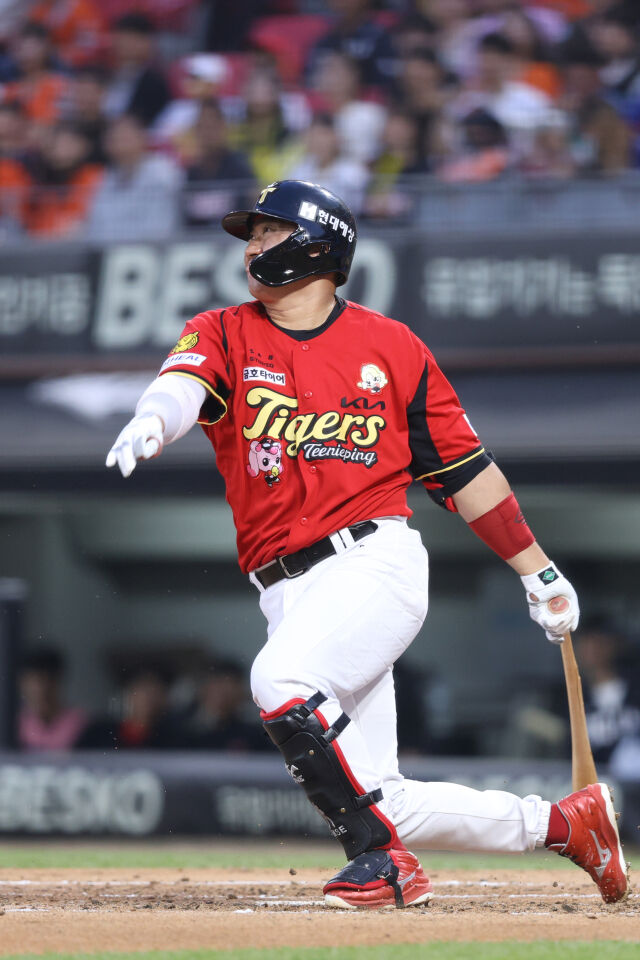 http://www.vivanews.co.kr/bs/userimg/fileu/1778857104_김태군16.jpg
