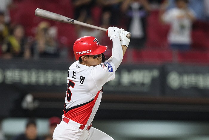 http://www.vivanews.co.kr/bs/userimg/fileu/1781713560_김도영225.jpg